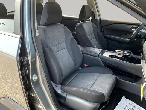 Used 2026 Nissan Rogue SV FWD image 28