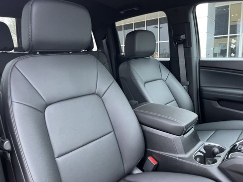 New 2026 GMC Canyon Elevation w/ Convenience Package image 16