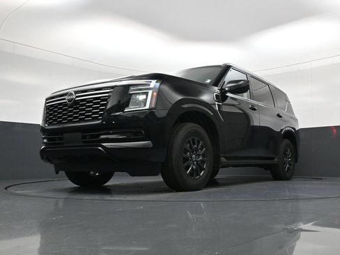 Used 2025 Nissan Armada SV AWD/4WD image 22