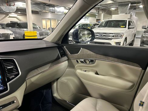 Certified 2024 Volvo XC90 T8 Plus AWD/4WD image 25