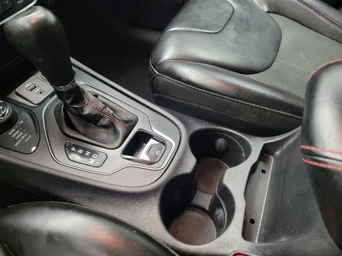 Used 2019 Jeep Cherokee Trailhawk w/ Comfort/Convenience Group image 26