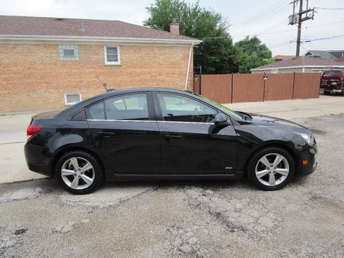 Used 2015 Chevrolet Cruze LT w/ Sun, Sound and Sport Package FWD image 2