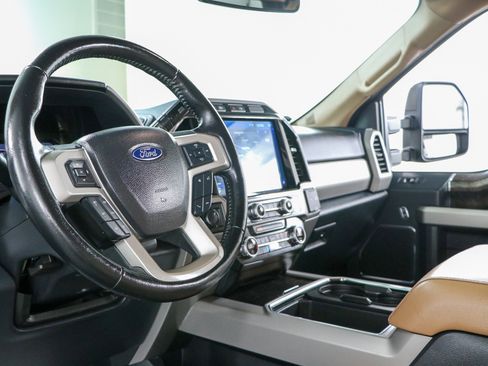 Used 2022 Ford F250 Lariat w/ Lariat Value Package AWD/4WD image 24
