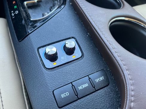 Used 2015 Toyota Avalon Limited FWD image 14