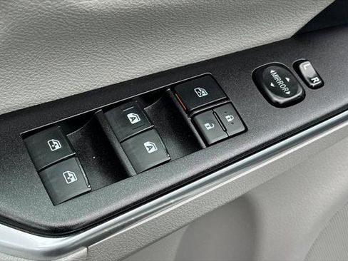 Certified 2017 Toyota Camry LE image 13