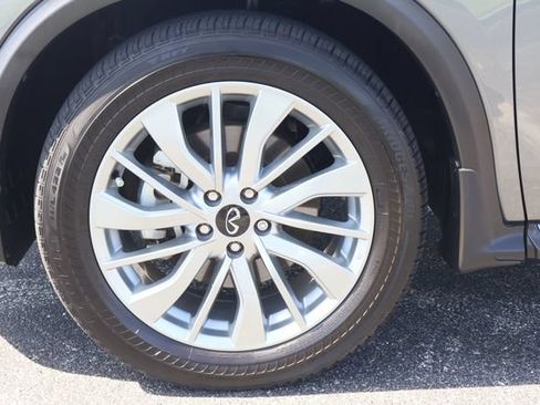 Used 2023 INFINITI QX50 Luxe FWD image 11
