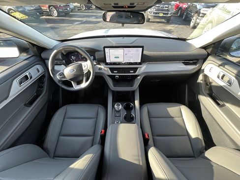 New 2026 Ford Explorer Active w/ Active Comfort Package image 13
