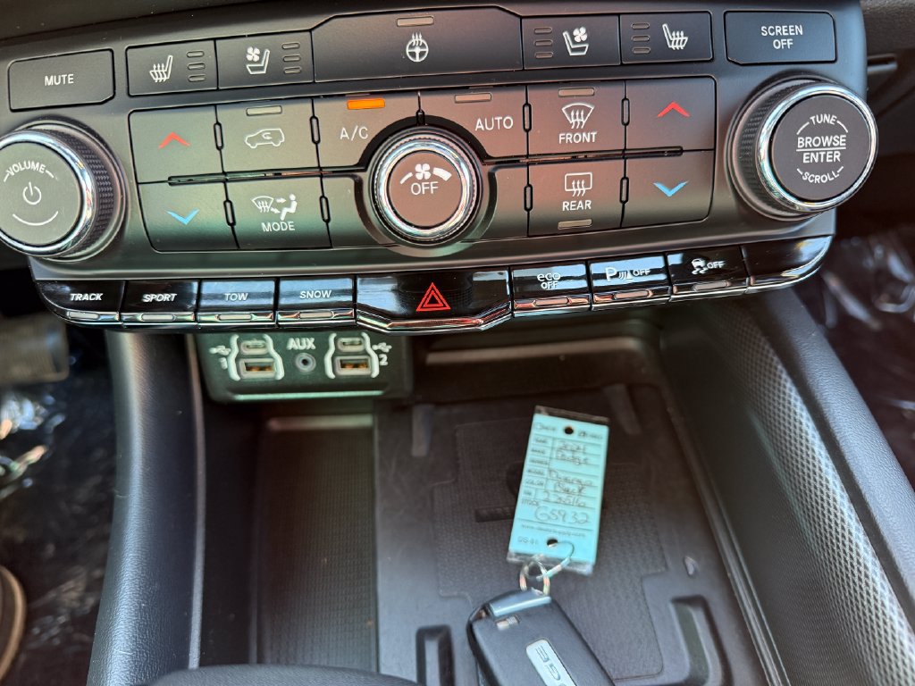 Used 2024 Dodge Durango R/T w/ Tow 'N Go Group AWD/4WD image 32