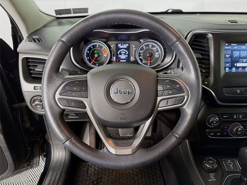 Used 2019 Jeep Cherokee Latitude Plus w/ Comfort/Convenience Group AWD/4WD image 12