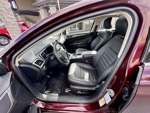 Used 2017 Ford Fusion Energi SE image 8