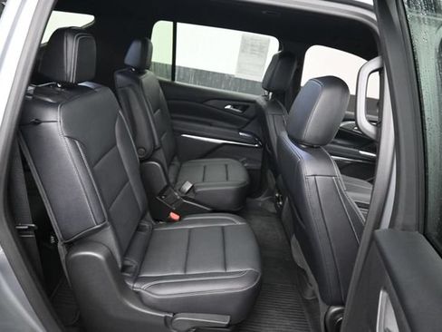Used 2026 Chevrolet Traverse LT w/ Midnight/Sport Edition AWD/4WD image 8