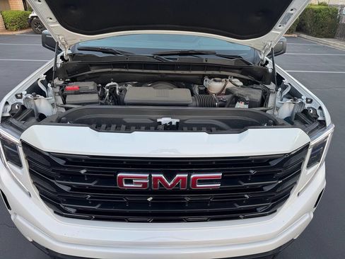 Used 2024 GMC Sierra 1500 Elevation image 9