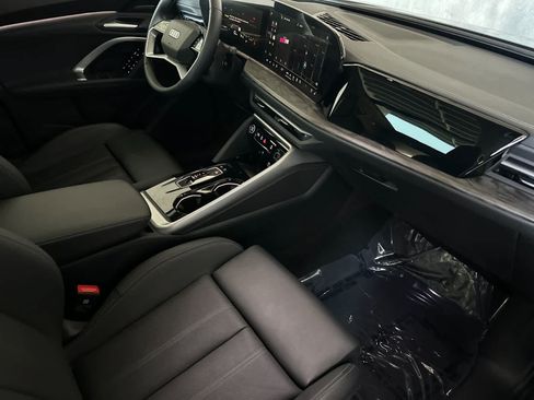 Used 2025 Audi Q5 Premium Plus w/ Premium Plus AWD/4WD image 16