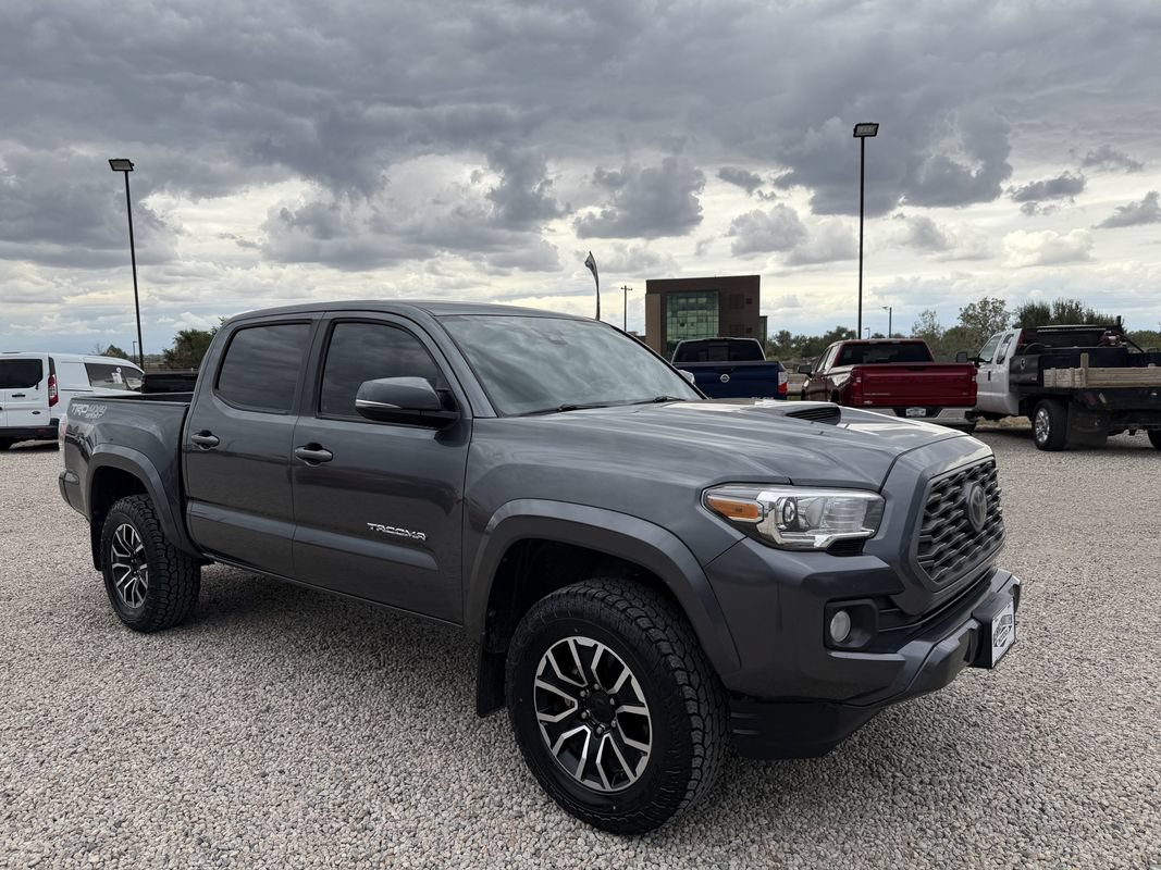 Used 2021 Toyota Tacoma TRD Sport w/ Technology Package AWD/4WD image 2