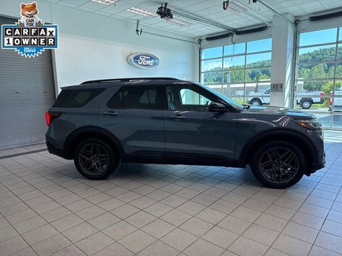Used 2025 Ford Explorer ST-Line w/ Premium Package AWD/4WD image 18