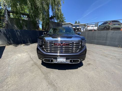 Used 2023 GMC Sierra 1500 Denali w/ Denali Reserve Package AWD/4WD image 9