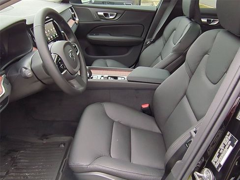 New 2026 Volvo V60 B5 Cross Country Plus w/ Protection Package Premier AWD/4WD image 16