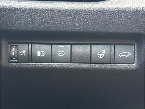 Used 2019 Toyota RAV4 XLE Premium image 29