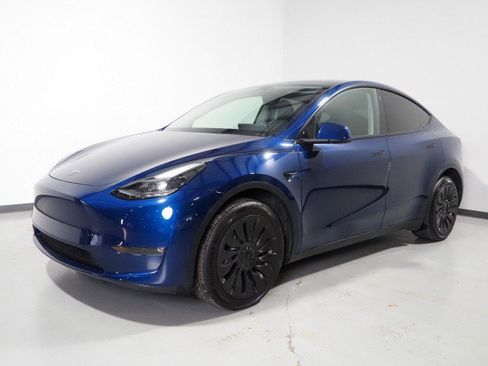 Used 2023 Tesla Model Y Long Range AWD/4WD image 11