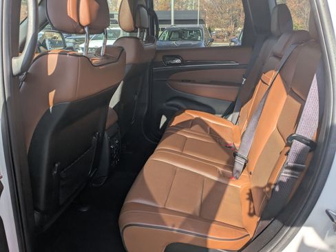 Used 2020 Jeep Grand Cherokee Overland image 23