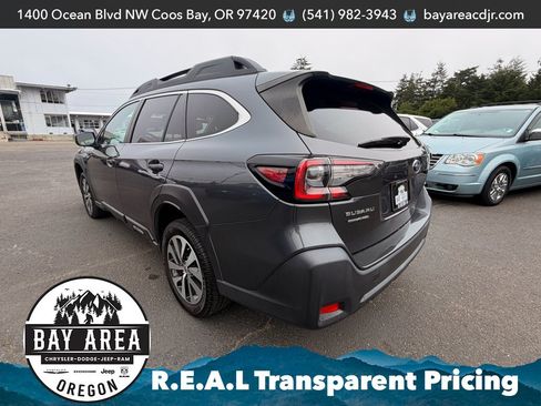 Used 2023 Subaru Outback Premium AWD/4WD image 4