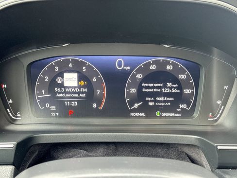 Used 2023 Honda Pilot Elite image 37