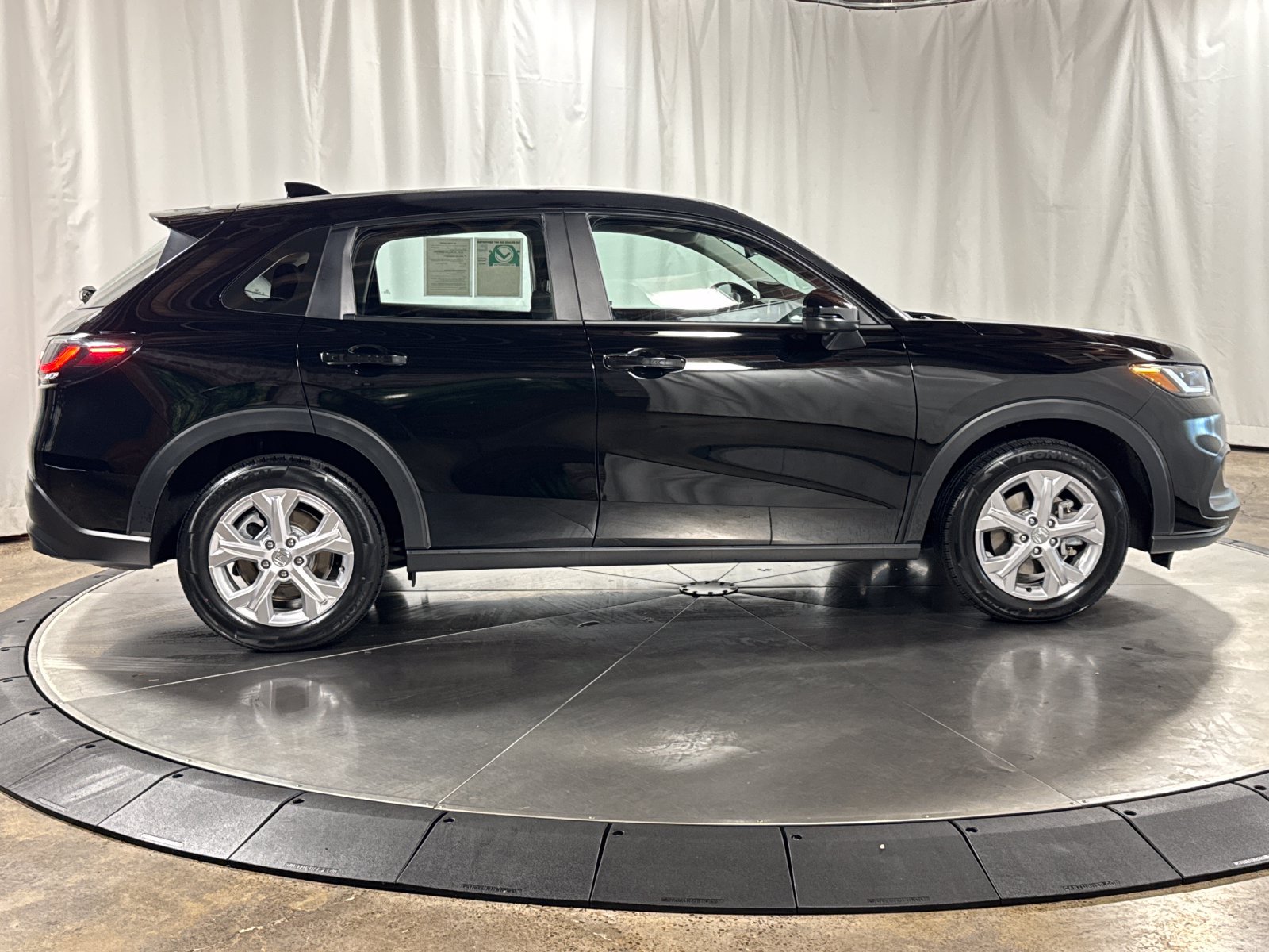 Certified 2024 Honda HR-V LX image 6