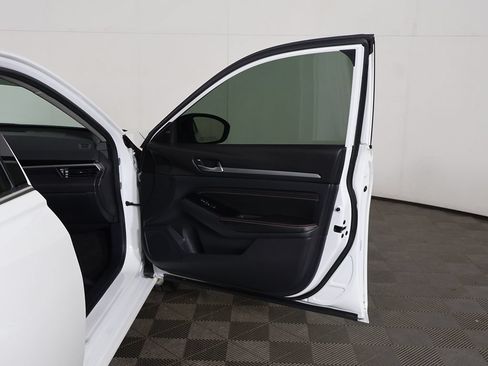 Used 2023 Nissan Altima 2.5 SR w/ SR Premium Package FWD image 20