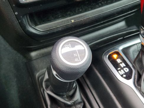 Used 2022 Jeep Wrangler Unlimited Sport AWD/4WD image 28