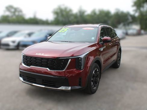 Certified 2025 Kia Sorento S FWD image 15