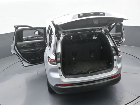 Used 2023 Jeep Grand Cherokee L Laredo RWD image 67