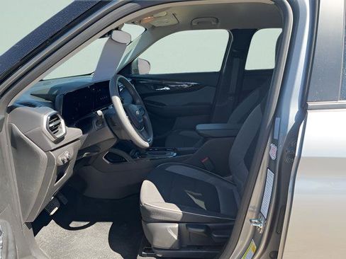 Used 2025 Chevrolet TrailBlazer LT image 8