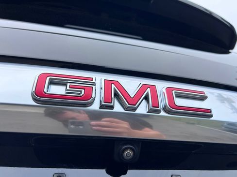 Used 2024 GMC Yukon XL Denali AWD/4WD image 22