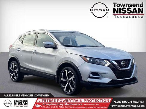 Certified 2022 Nissan Rogue Sport SL image 1