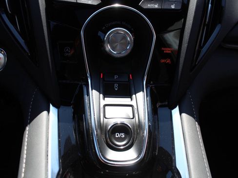 Used 2025 Acura RDX SH-AWD image 16