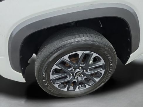 Used 2023 Toyota Tundra Limited AWD/4WD image 32