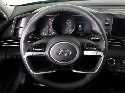 Used 2021 Hyundai Elantra SE image 36