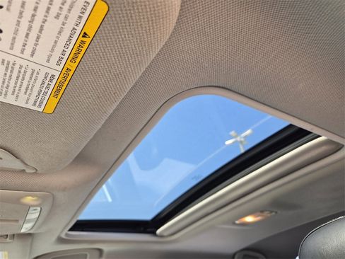 Used 2017 Nissan Sentra SL w/ SL Premium Technology Package image 6