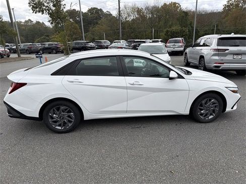 New 2026 Hyundai Elantra Blue image 8