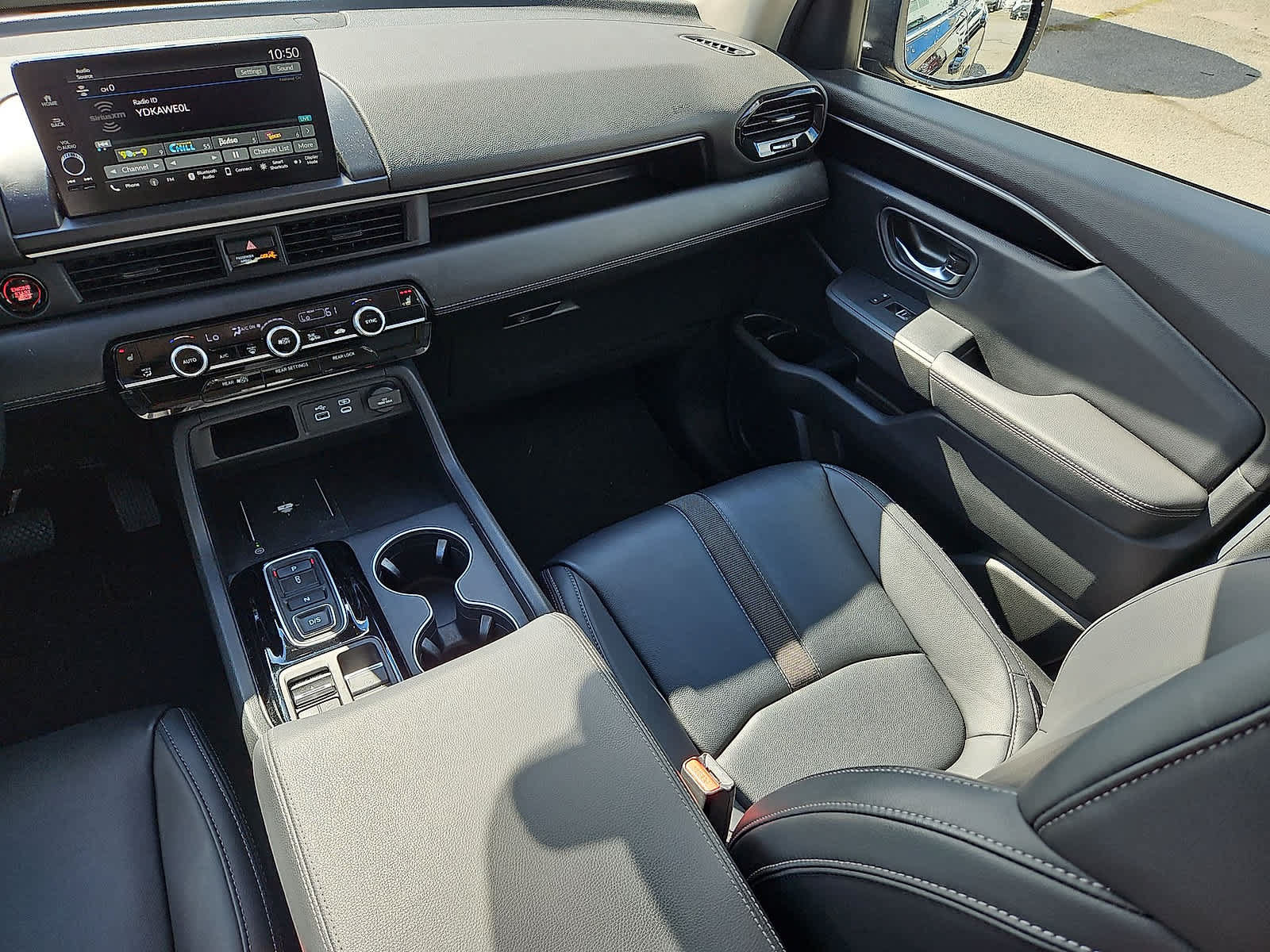 Used 2025 Honda Pilot EX-L image 12