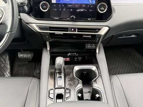 Used 2023 Lexus RX 350 Premium w/ Accessory Package AWD/4WD image 11