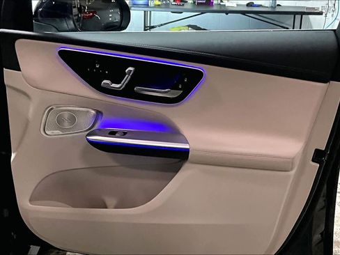 Used 2023 Mercedes-Benz GLC 300 4MATIC image 23