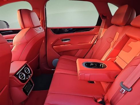 Certified 2022 Bentley Bentayga image 36