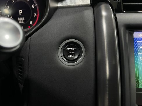 Used 2020 Land Rover Discovery Landmark image 21