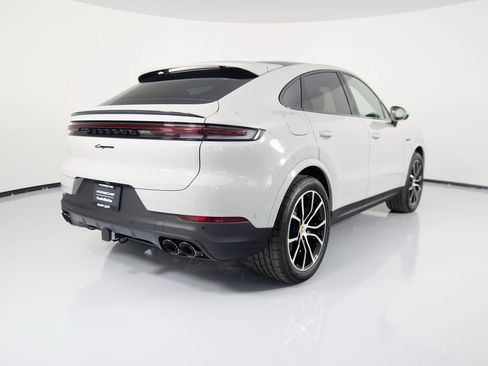 Certified 2026 Porsche Cayenne E-Hybrid Coupe AWD/4WD image 7