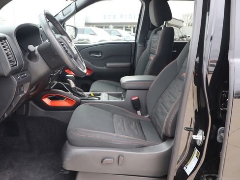 Used 2023 Nissan Frontier PRO-4X w/ Pro Convenience Package AWD/4WD image 10