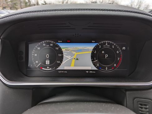 Used 2020 Land Rover Range Rover HSE image 4