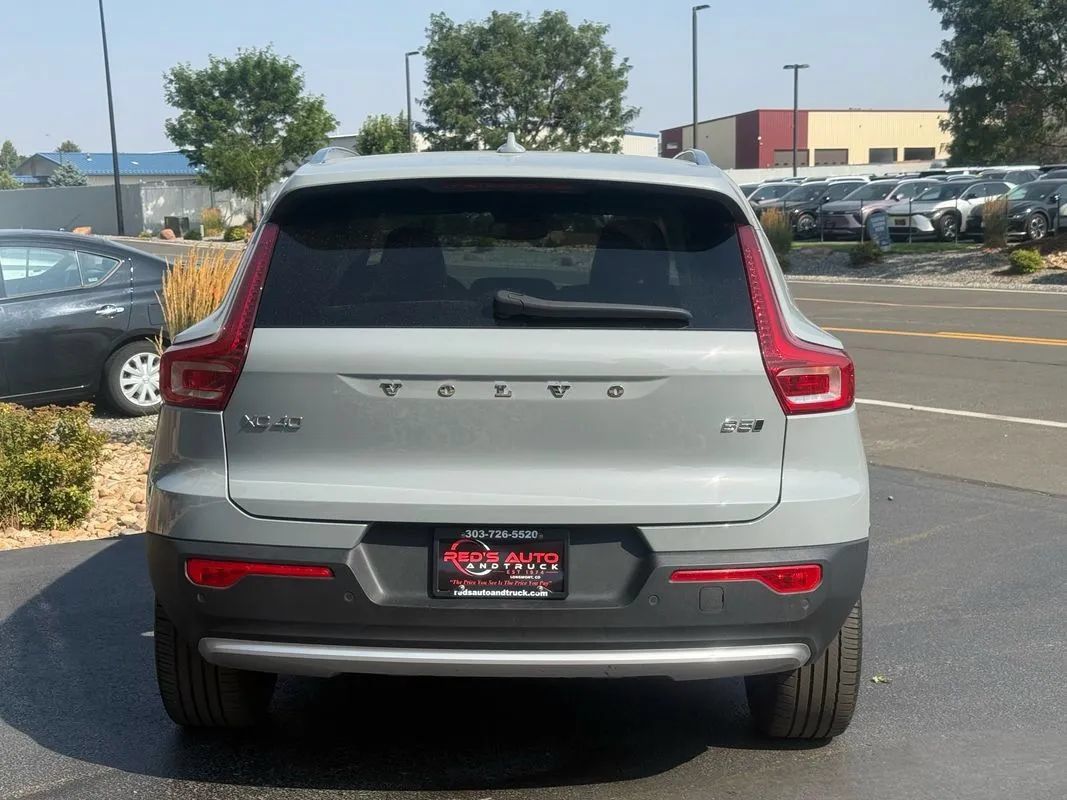 Used 2024 Volvo XC40 B5 Plus AWD/4WD image 45