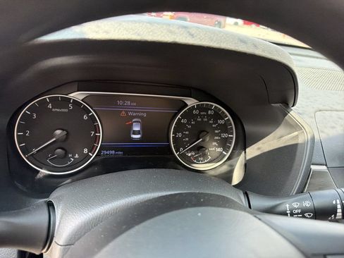 Used 2025 Nissan Altima 2.5 SV FWD image 18