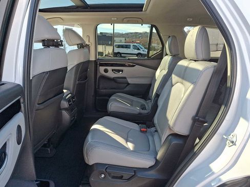 Used 2023 Honda Pilot Touring image 10
